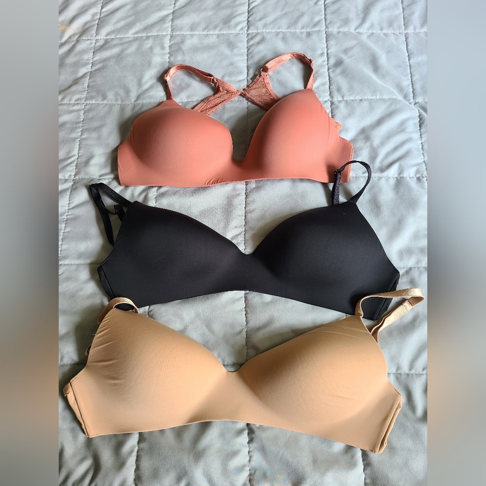 Victoria's Secret wireless bras 32DDD (3)